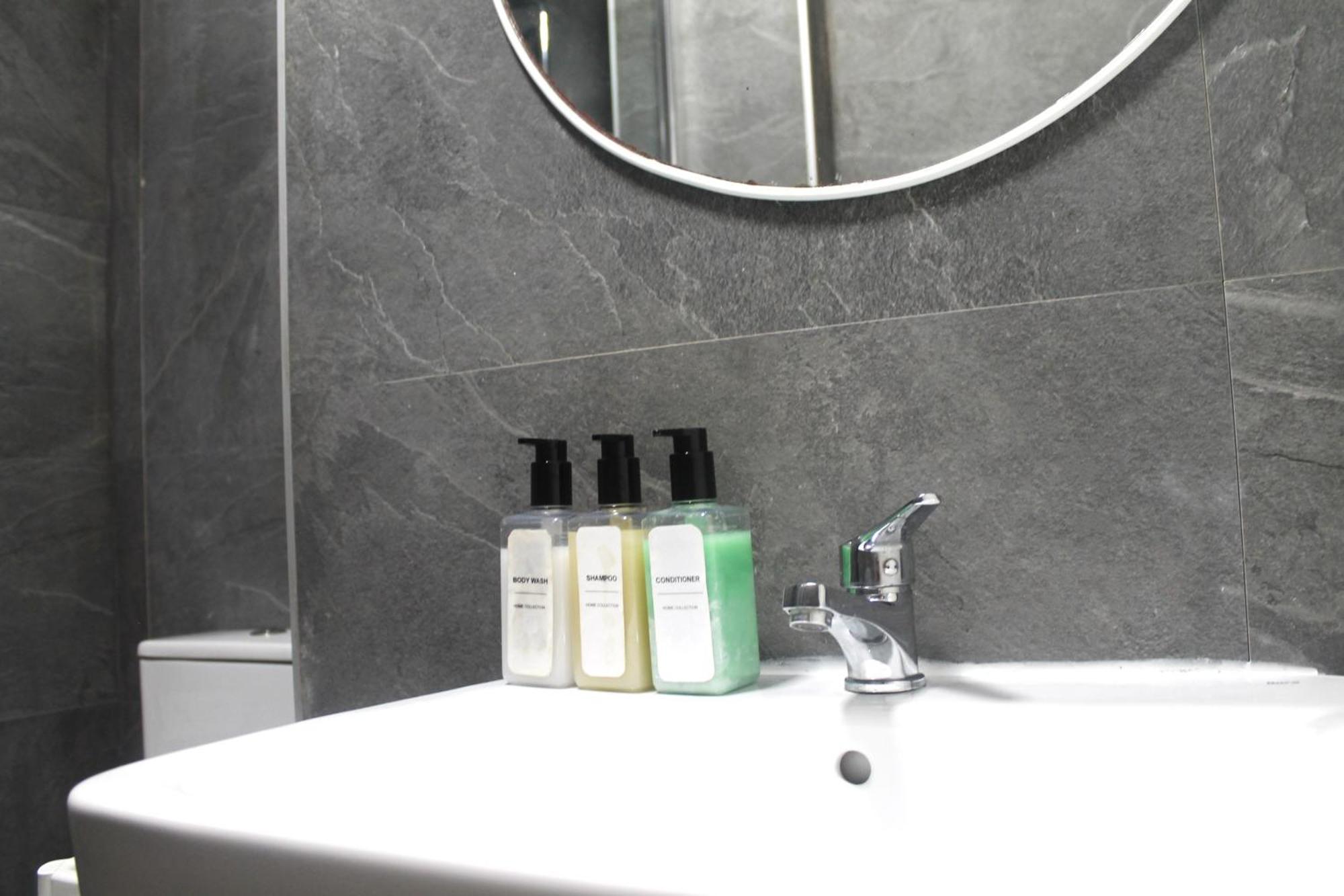 Fantastico Apartamento Junto A La Estacion Malaga Bagian luar foto